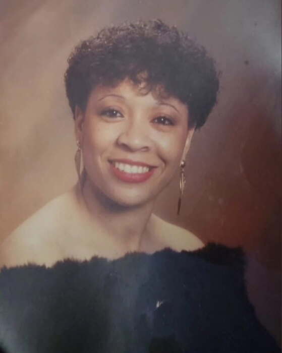 lola lewis