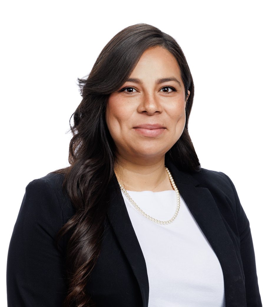 Elizabeth Jimenez : Funeral Director/Embalmer